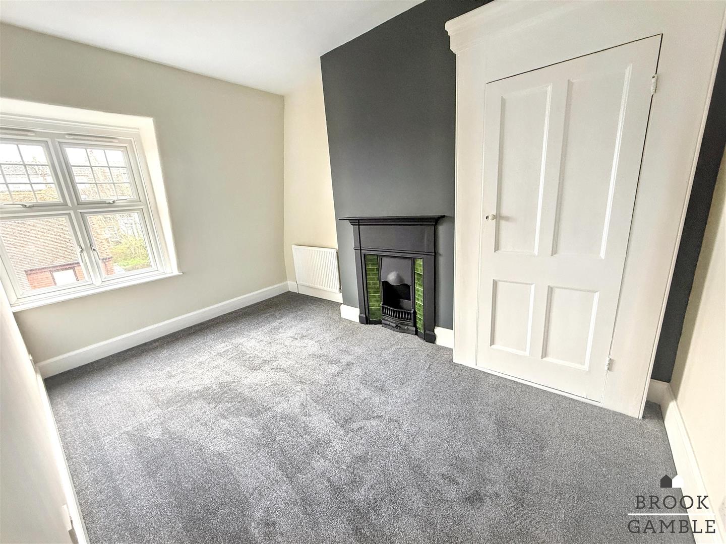 4 Bedroom Apartment. 22 Church Street in Eastbourne,  6